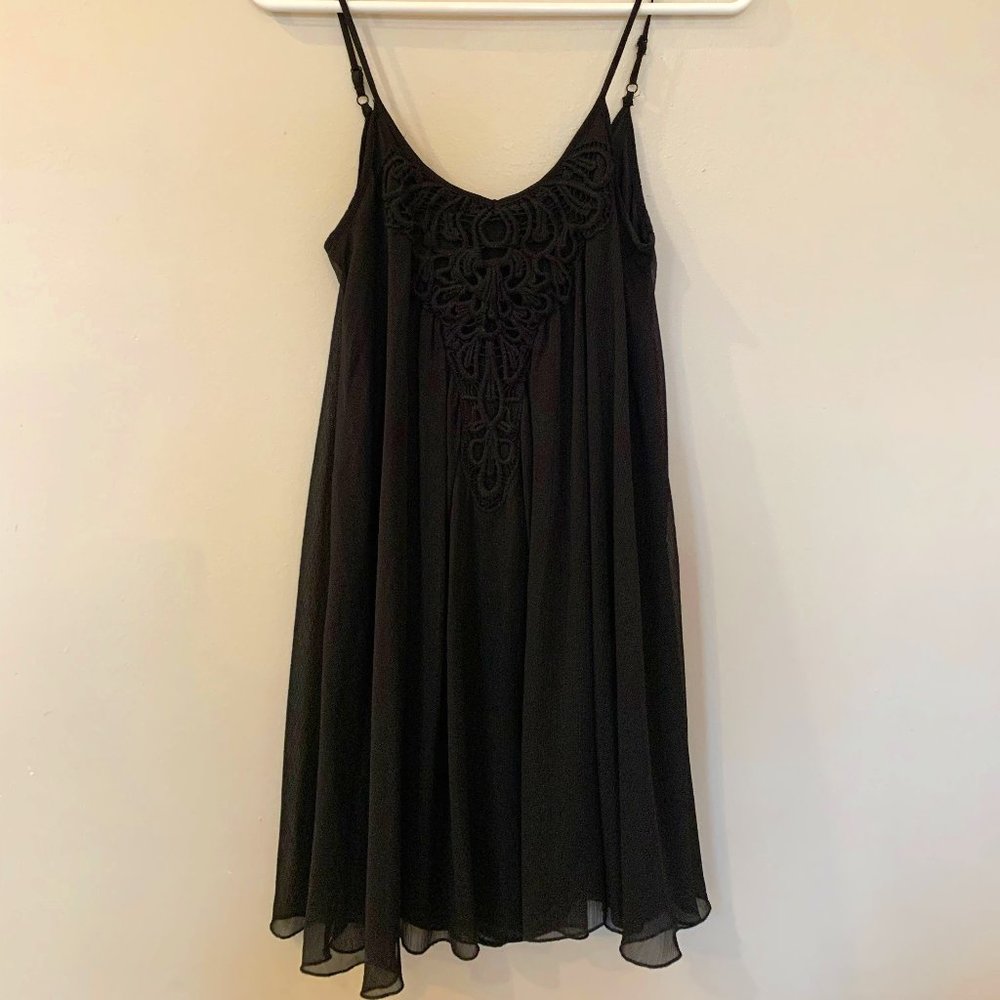 Express- Black chiffon shift dress